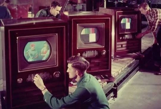 Primo annuncio TV colori: L’inizio di una nuova era visiva